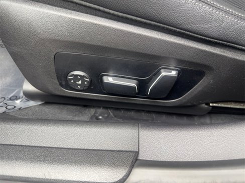Used 2025 BMW 330i Sedan image 30
