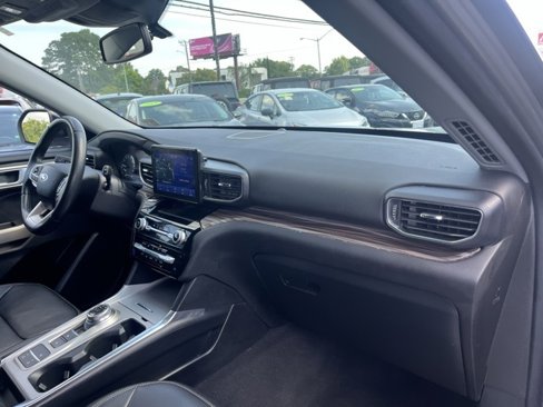 Used 2023 Ford Explorer Limited image 16