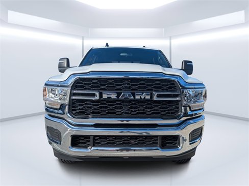 Used 2024 RAM 2500 Tradesman w/ Chrome Appearance Group image 8