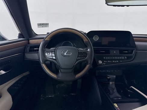 Used 2023 Lexus ES 300h w/ Luxury Package image 19