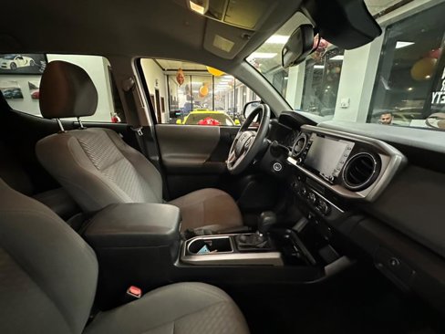 Used 2022 Toyota Tacoma SR5 image 40