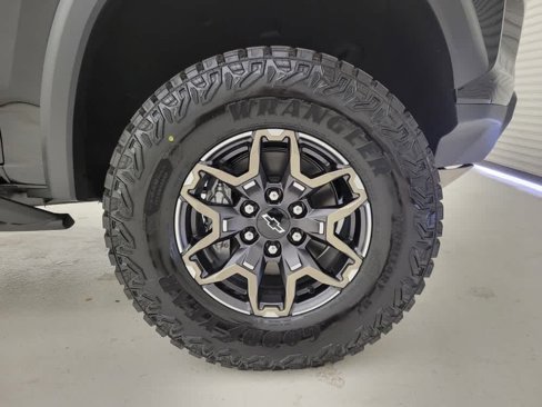 New 2025 Chevrolet Colorado ZR2 w/ Technology Package image 28