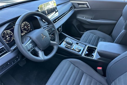 New 2025 Mitsubishi Outlander SE image 11