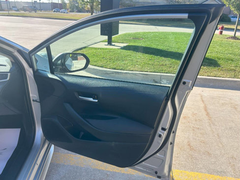 Used 2021 Toyota Corolla LE w/ Carpet Mat Package (TMS) image 35