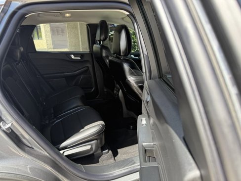 Certified 2025 Ford Escape SE image 22