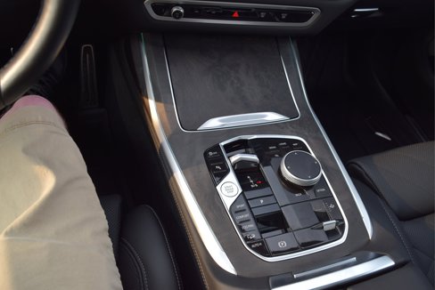 Used 2024 BMW X7 xDrive40i w/ M Sport Package image 16