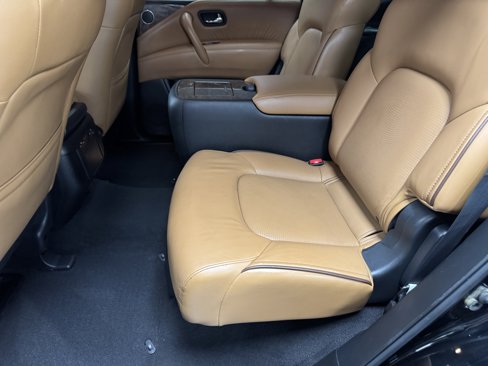 Used 2017 INFINITI QX80 Signature Edition image 16