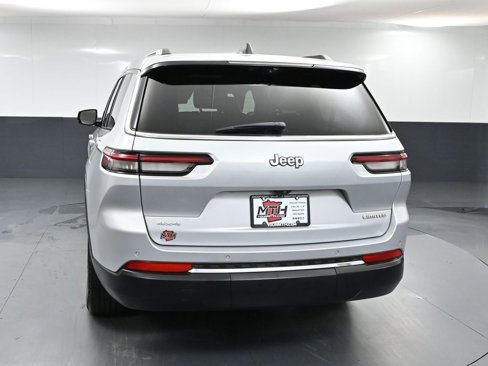 Used 2024 Jeep Grand Cherokee L Limited w/ Luxury Tech Group II image 7