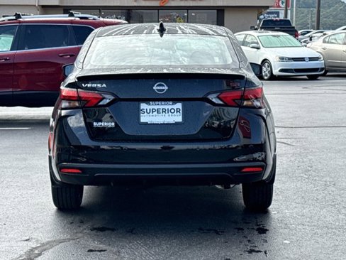 New 2025 Nissan Versa SR image 4