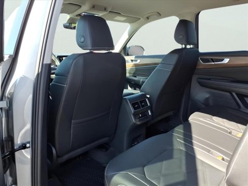 New 2026 Volkswagen Atlas SE image 7