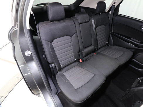 Used 2017 Ford Edge SE image 18