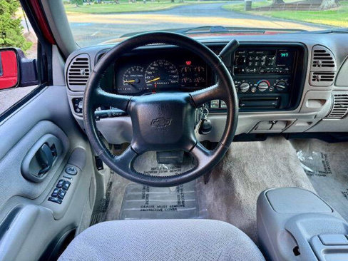 Used 1999 Chevrolet Suburban 4WD w/ Preferred Equipment Group 2 image 18