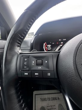 Used 2022 Nissan Pathfinder Platinum image 30