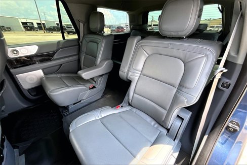 Used 2019 Lincoln Navigator Reserve image 19