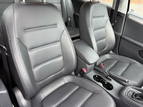 Used 2017 Volkswagen Jetta SE image 9