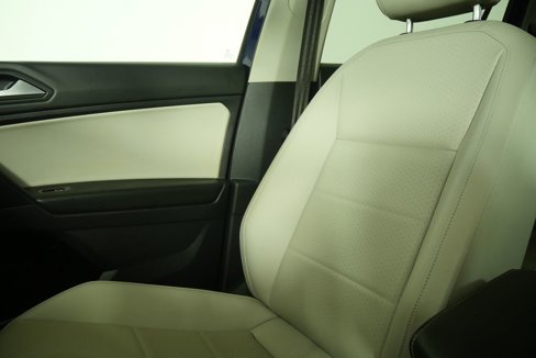 Used 2021 Volkswagen Tiguan SE image 25
