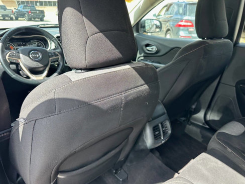 Used 2016 Jeep Cherokee Sport w/ Cold Weather Group image 10
