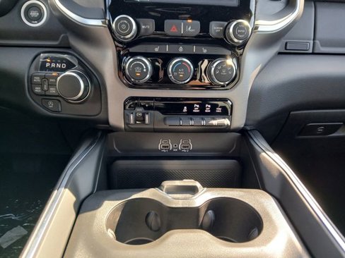 New 2026 RAM 1500 4x4 Crew Cab image 22