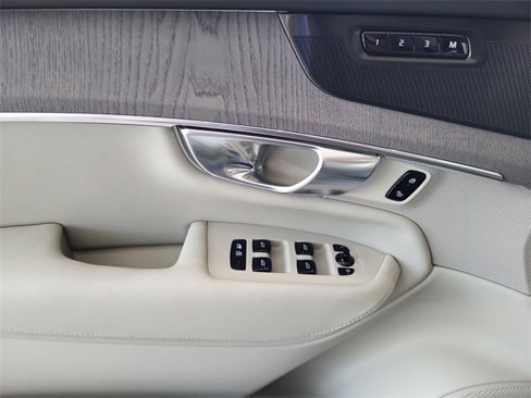 New 2026 Volvo XC90 T8 Ultra image 10