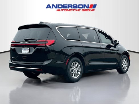 New 2026 Chrysler Pacifica Select image 2