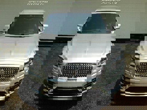Used 2019 Lincoln Nautilus Select image 3