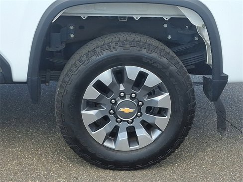 Used 2024 Chevrolet Silverado 2500 Custom w/ Custom Value Package image 8