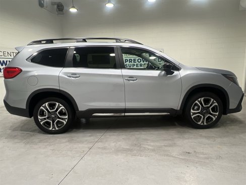 New 2025 Subaru Ascent Limited image 9
