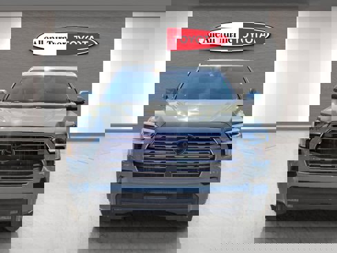 Used 2023 Toyota Sequoia Limited image 4