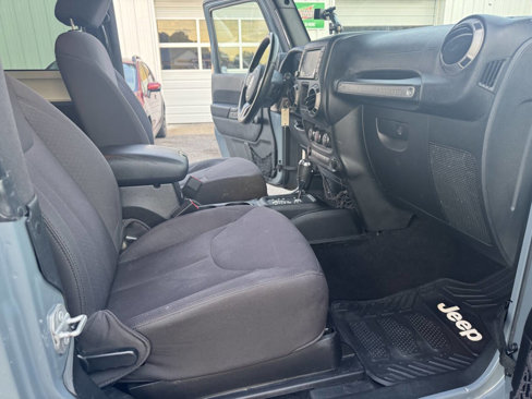 Used 2015 Jeep Wrangler Sport w/ Mopar Black Appearance Group image 15