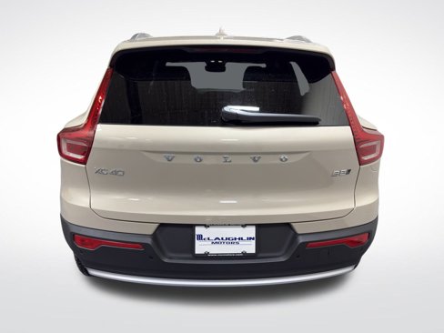 New 2025 Volvo XC40 B5 Ultra w/ Climate Package image 4