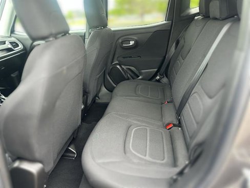 Used 2019 Jeep Renegade Latitude image 22