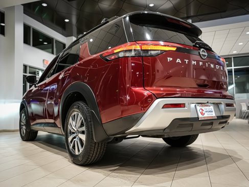Used 2022 Nissan Pathfinder SL image 18