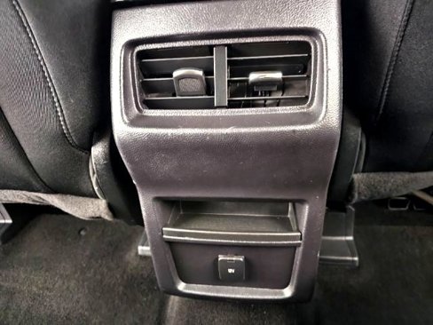 Used 2019 Ford Edge SE image 35