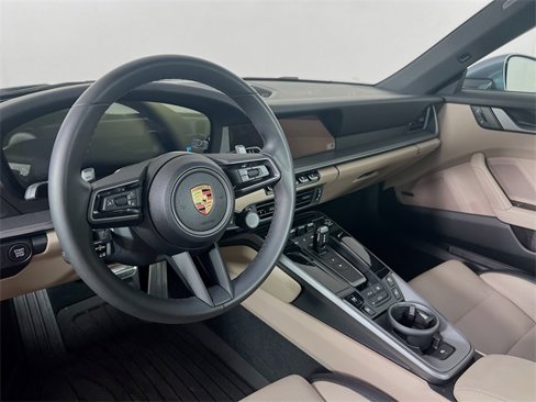 Used 2025 Porsche 911 Carrera image 4
