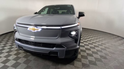New 2025 Chevrolet Silverado EV LT image 3