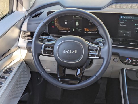 Certified 2025 Kia Carnival EX image 16