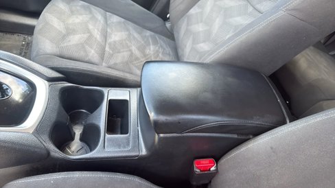 Used 2016 Nissan Rogue SV image 27