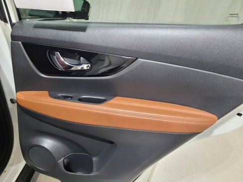 Used 2017 Nissan Rogue SL image 56