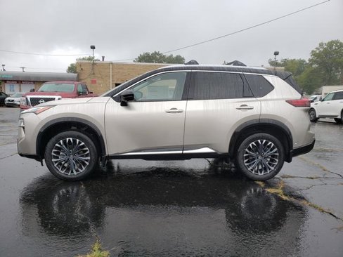 New 2026 Nissan Rogue Platinum image 3
