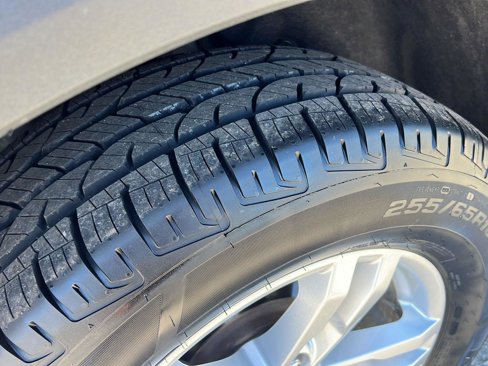 Used 2022 Ford Explorer XLT image 6