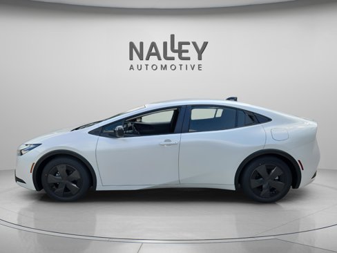 New 2026 Toyota Prius LE image 2
