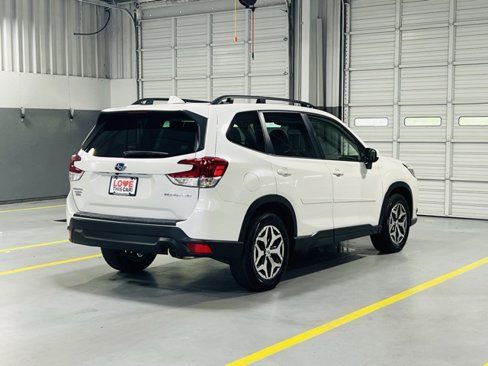 Used 2023 Subaru Forester Premium image 16