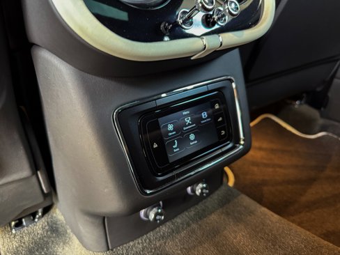 Used 2020 Bentley Bentayga Design Series image 50