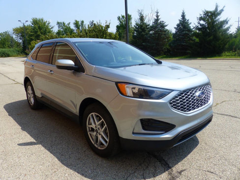 Used 2024 Ford Edge SEL image 11