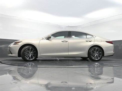 Used 2024 Lexus ES 350 w/ Premium Package image 30