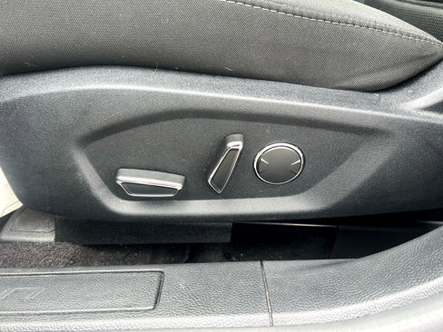 Used 2020 Ford Fusion SE image 10