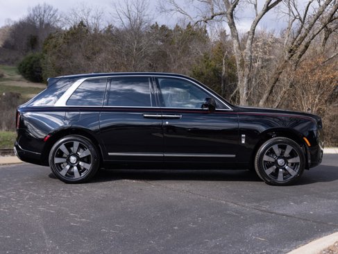 New 2025 Rolls-Royce Cullinan image 9