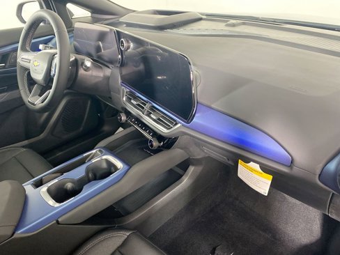New 2025 Chevrolet Equinox EV LT w/ Convenience Package II image 27