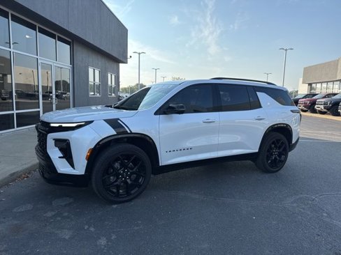 Used 2024 Chevrolet Traverse RS image 4