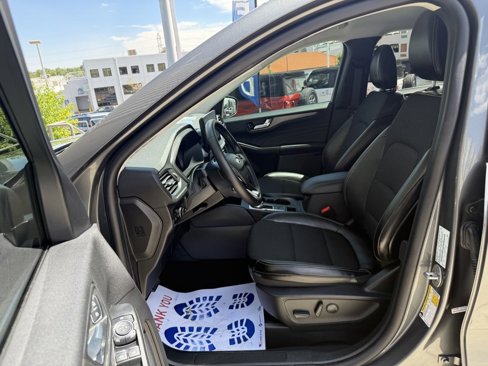 Certified 2025 Ford Escape SE image 11